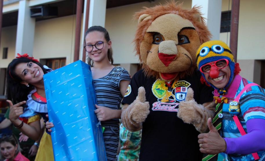 Dia das Crianças da PM no Quartel do Comando-Geral leva alegria, brincadeiras e brindes para 700 crianças