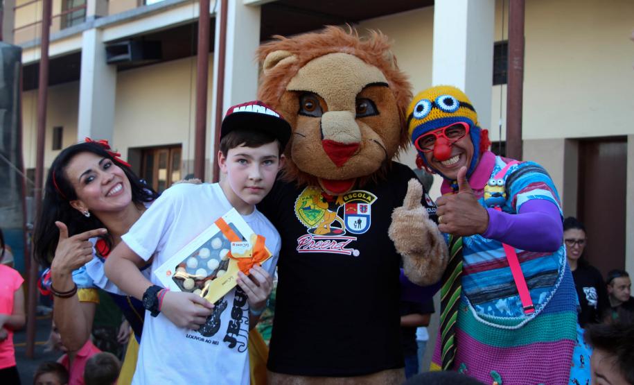 Dia das Crianças da PM no Quartel do Comando-Geral leva alegria, brincadeiras e brindes para 700 crianças