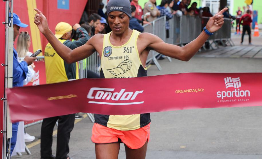 Mais de 1,3 mil atletas participam da 4ª Corrida do Fogo em Curitiba