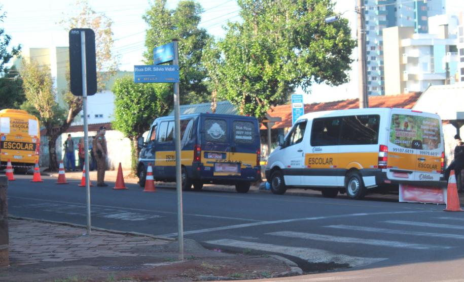 PM faz operação para fiscalizar trânsito em frente escolas de Pato Branco (PR), no Sudoeste do Estado