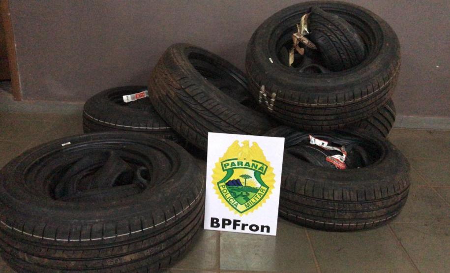 Em situações distintas, BPFron apreende pneus contrabandeados, crack e duas pessoas acabam presas no Oeste do estado