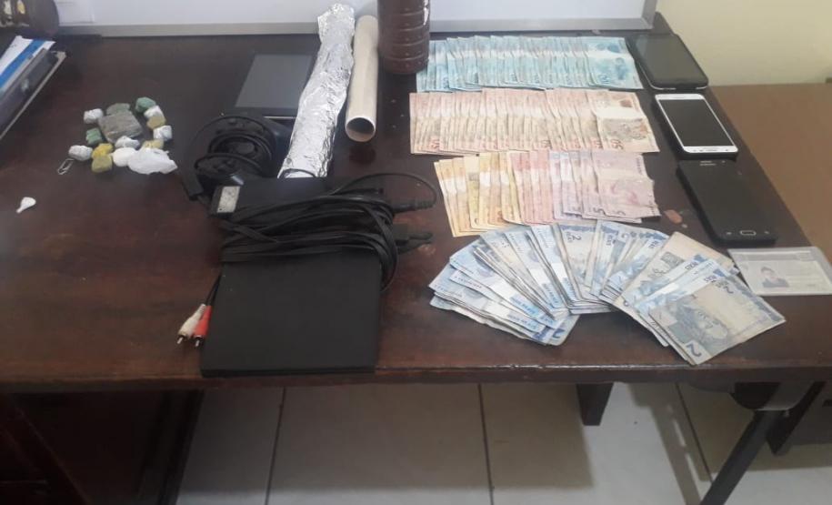 Durante cumprimento de Mandado Judicial, PM prende três pessoas e apreende drogas e munições em Sapopema (PR)