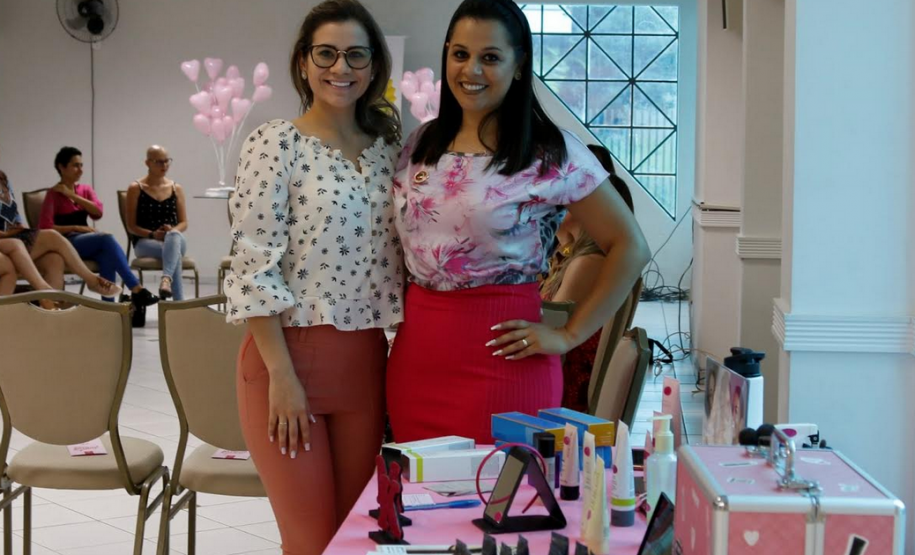 Policiais femininas participam de café outubro rosa para conscientização ao câncer de mama em Ponta Grossa (PR)