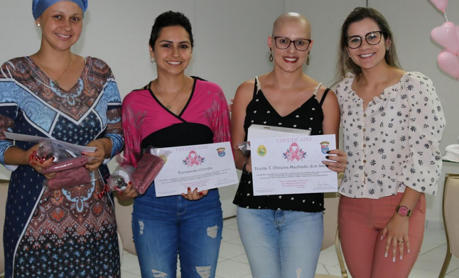 Policiais femininas participam de café outubro rosa para conscientização ao câncer de mama em Ponta Grossa (PR)