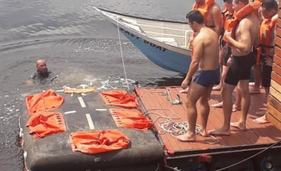 Policiais militares do 9° BPM concluem curso de Habilitação para Condução de Embarcações de Estado no Serviço Público, em Paranaguá (PR)