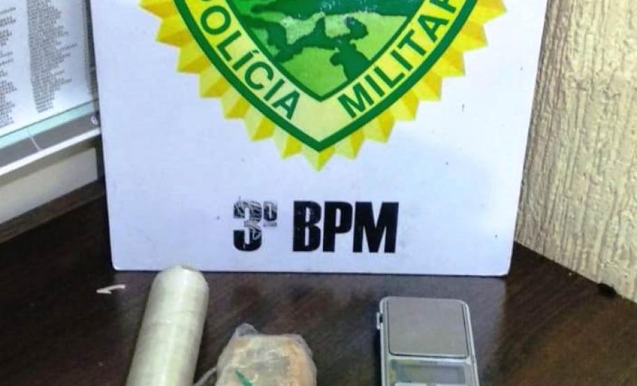 Cinco pessoas são encaminhadas e mais de nove quilos de maconha e crack são apreendidos pela PM no Sudoeste do estado