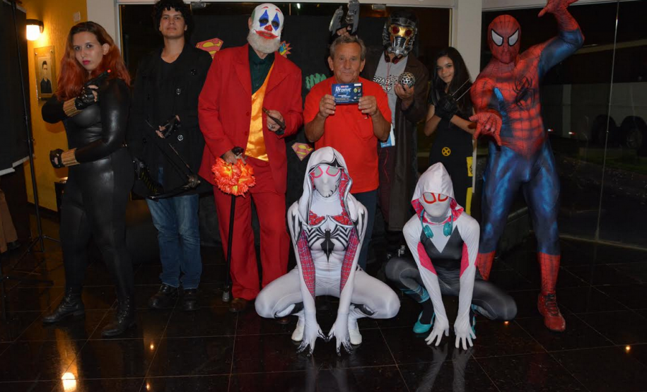 Banda sinfônica da PM toca músicas tema de personagens de histórias em quadrinhos em apresentações beneficentes no Norte do Paraná