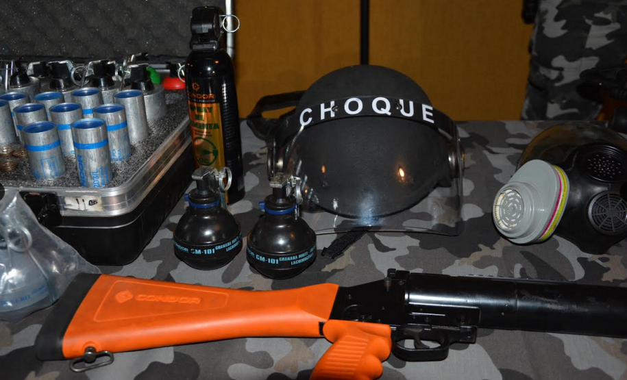 Banda sinfônica da PM toca músicas tema de personagens de histórias em quadrinhos em apresentações beneficentes no Norte do Paraná