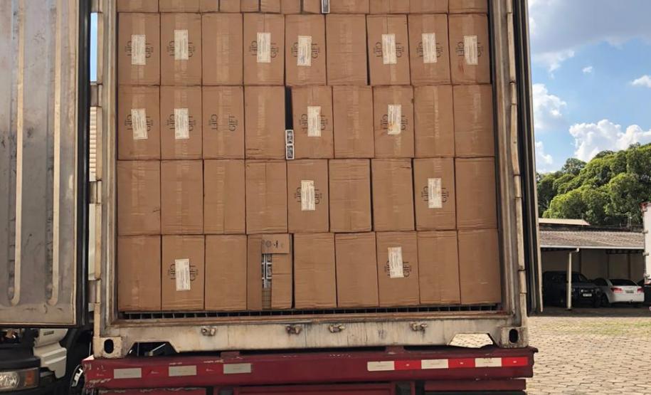 PM prende falsos policiais civis e apreende carreta com cigarros contrabandeados em Paiçandu