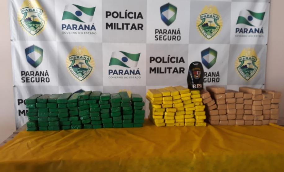 PM encontra carro capotado com mais de 100 quilos de maconha em Campo Largo, na RMC