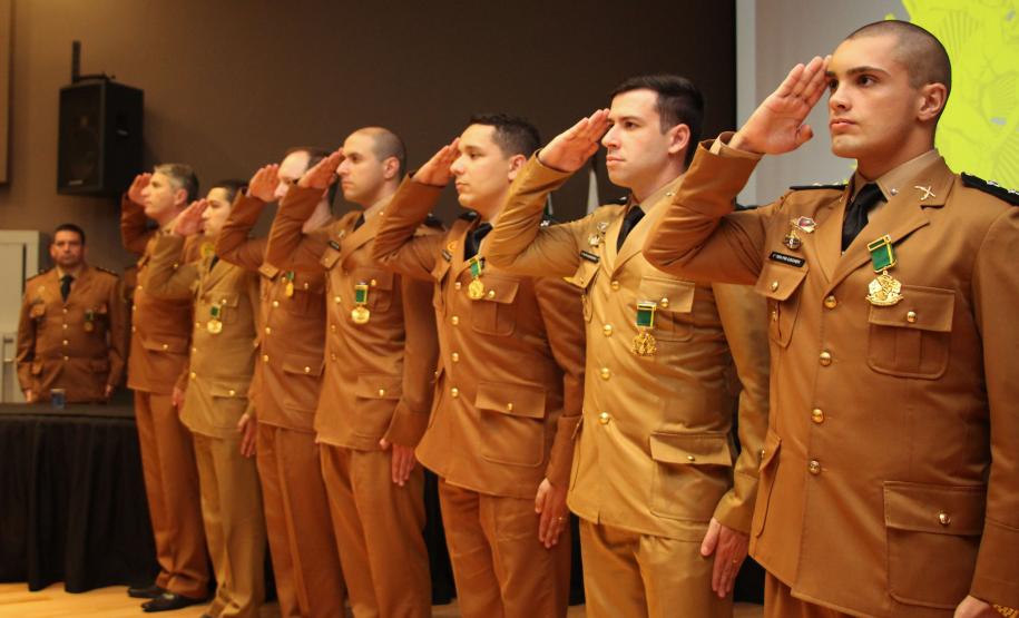 Com entrega de medalhas, o Centro de Educação Física e Desportos da PM comemora 28 anos de criação em Curitiba
