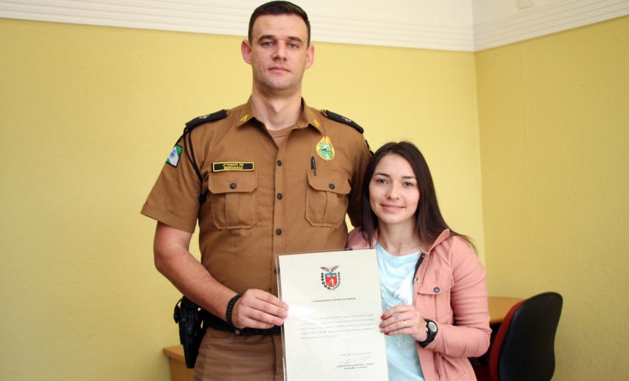 Oficiais da PM recebem a Carta Patente do 1º Posto durante solenidade em Curitiba