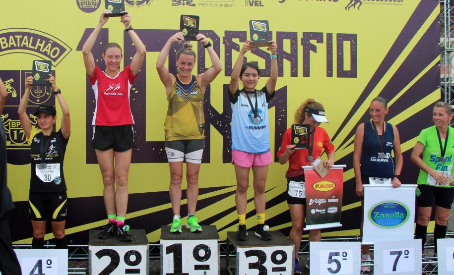 Dezenas de atletas participam do Desafio 10 Km do 17º Batalhão de Polícia Militar em São José dos Pinhais, na RMC