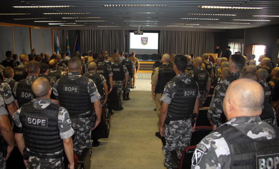 Policiais militares do Paraná e de outros estados participam da aula inaugural do III Curso da RONE em Curitiba