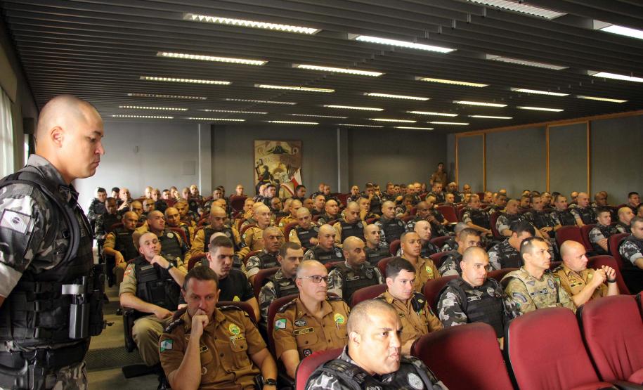Policiais militares do Paraná e de outros estados participam da aula inaugural do III Curso da RONE em Curitiba