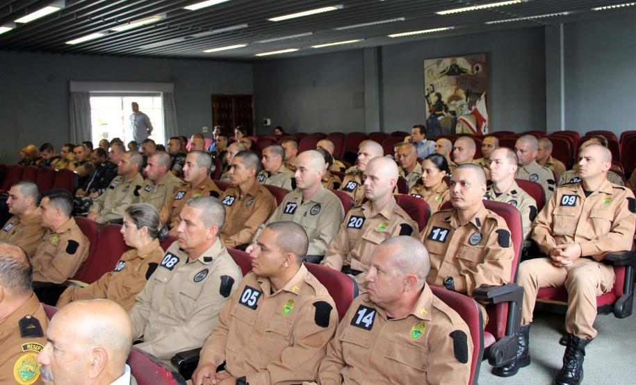 O IV Curso de Especialização em Cinotecnia tem aula inaugural no Quartel do Comando-Geral da PM em CuritibaO IV Curso de Especialização em Cinotecnia tem aula inaugural no Quartel do Comando-Geral da PM em Curitiba