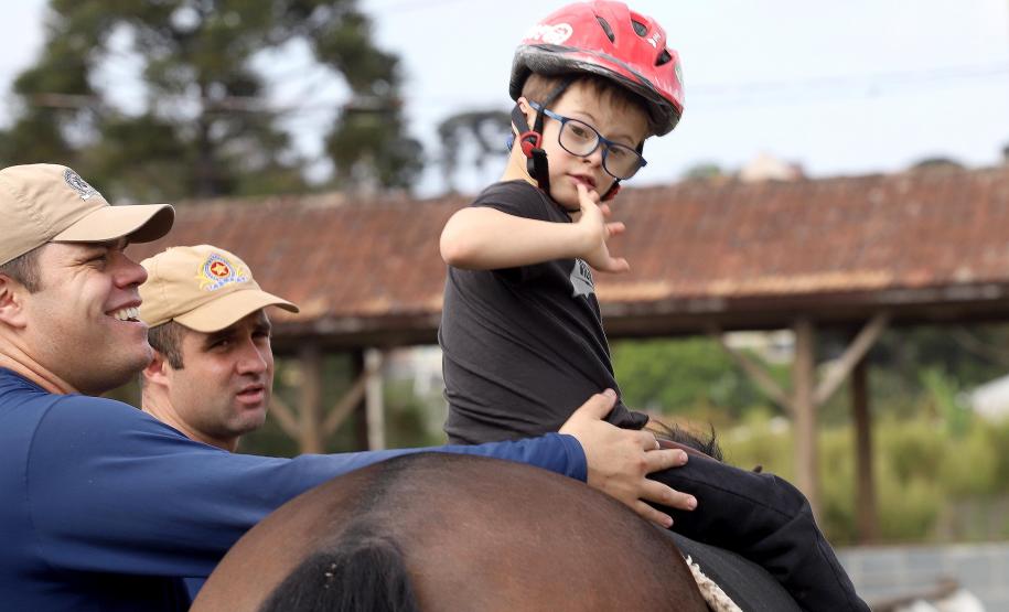 Equoterapia ofertada pela PM já beneficiou 5 mil pessoas