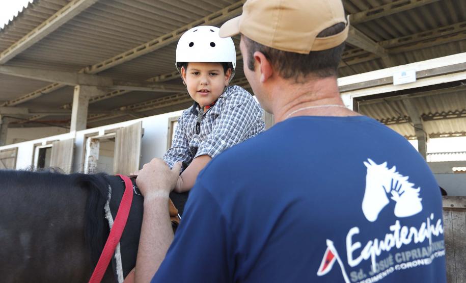 Equoterapia ofertada pela PM já beneficiou 5 mil pessoas