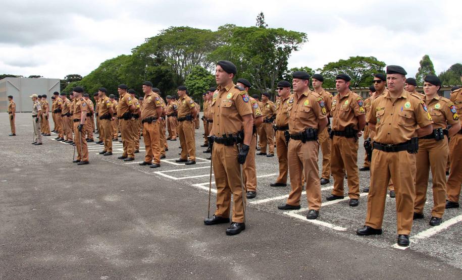 No Dia da Bandeira, PM faz cerimônia com a incineração da Bandeira Nacional em São José dos Pinhais