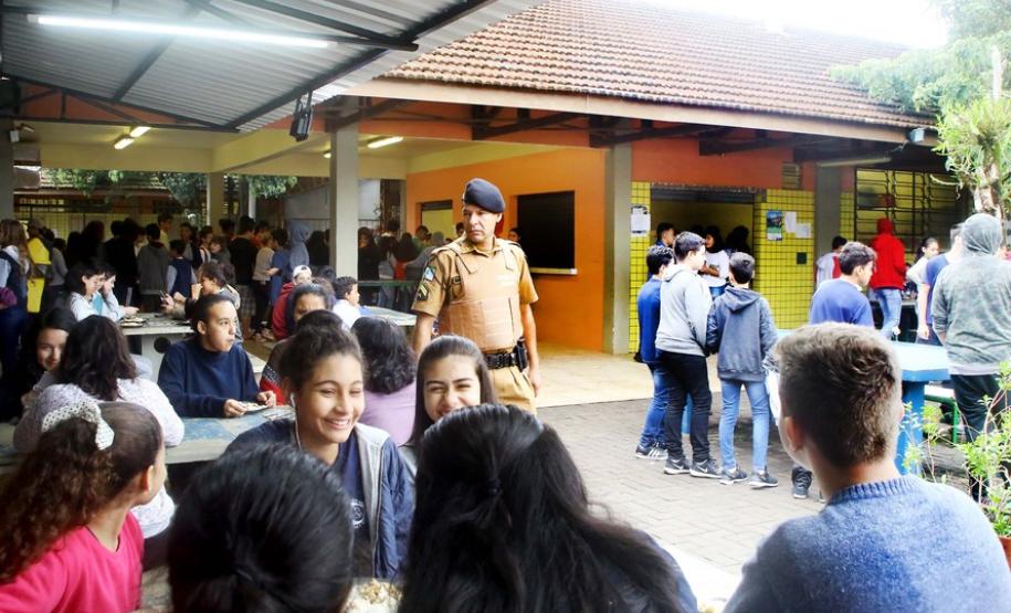 Governo vai dobrar programa Escola Segura em 2020