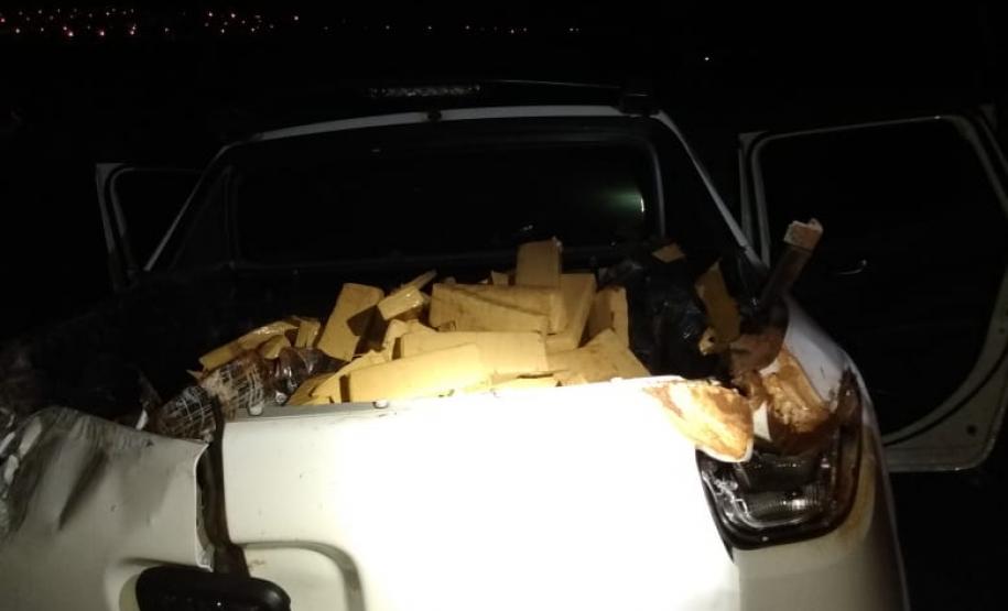 PM apreende quase 400 quilos de maconha e veículo após acompanhamento tático em Ouro Verde (PR); condutor é preso