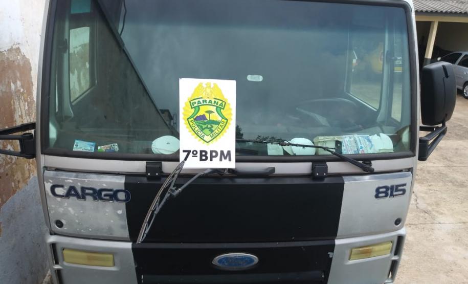 PM recupera caminhão e faz diversas apreensões no Noroeste do estado