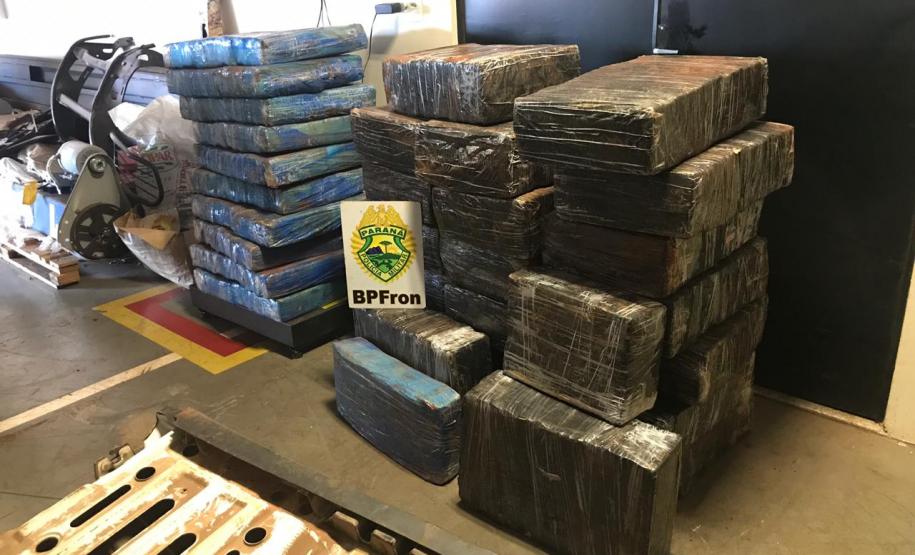 BPFron apreende cerca de 750 quilos de maconha e veículo abandonado, em Guaíra, no Oeste do Estado