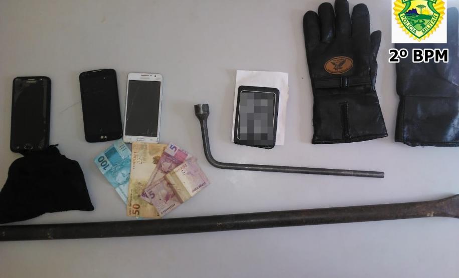 PM do Norte Pioneiro apreende material explosivo com quarteto em Ribeirão do Pinhal