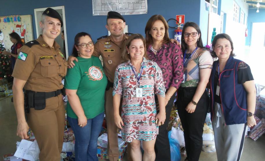 Batalhão da PM realiza 1ª edição de distribuição de presentes de Natal em escola municipal de Guarapuava (PR)