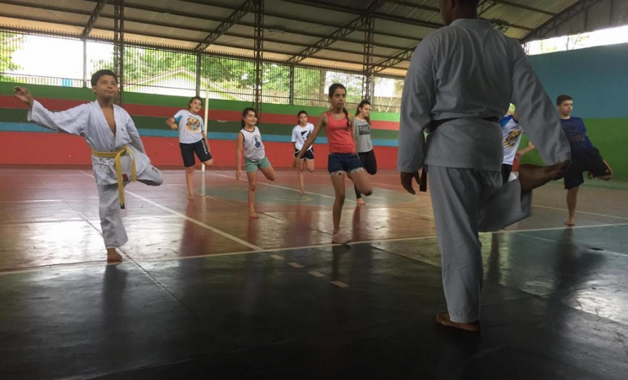Policial militar realiza projeto social de Karatê em Guairá (PR)