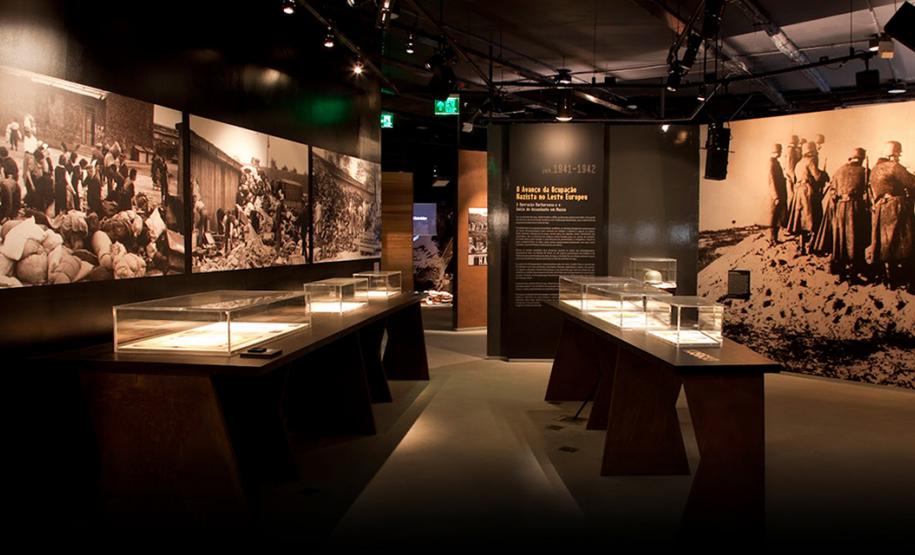 sala de exposição do museu do holacausto