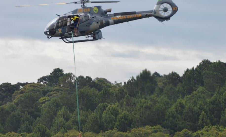 Batalhão aéreo da PM faz exercício com equipes médicas em preparação a Operação Verão 2019/2020