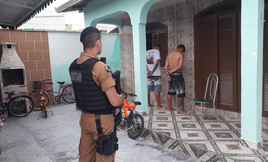 Operação Libertatem resulta na apreensão de duas armas de fogo e quase 200 buchas de cocaína no Litoral do estado