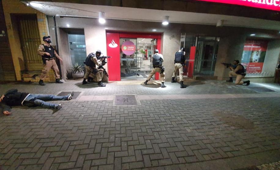 RONE simula roubo a banco no Centro de Curitiba; exercício faz parte do III Curso da unidade