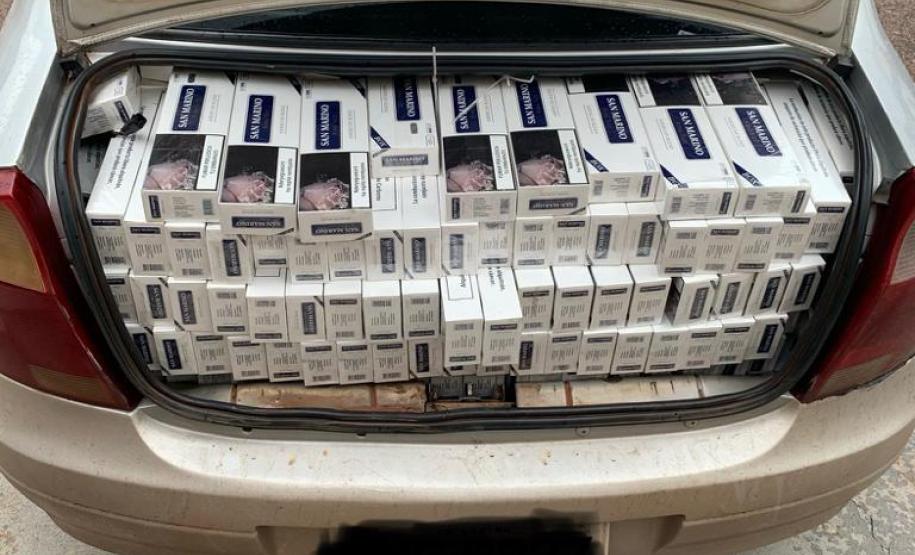 BPRv apreende mais de sete mil maços de cigarros contrabandeados e recupera veículo em Iporã; dois homens são presos