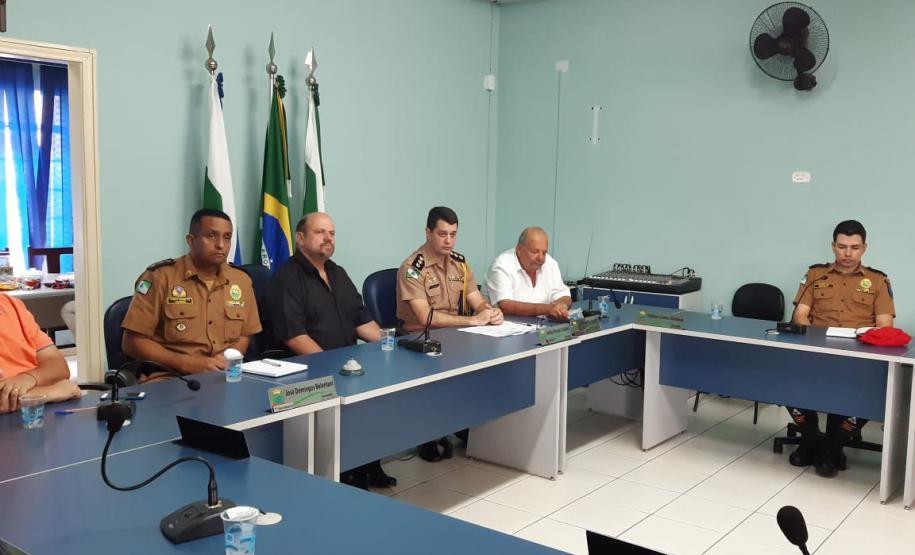 Operação Verão: diversas autoridades se reúnem Rico para discussão de seus detalhes em Porto, no Noroeste do Paraná