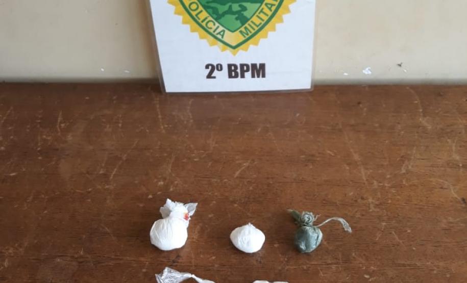 PM prende dois homens, recupera motocicleta e apreende crack em Jacarezinho (PR)