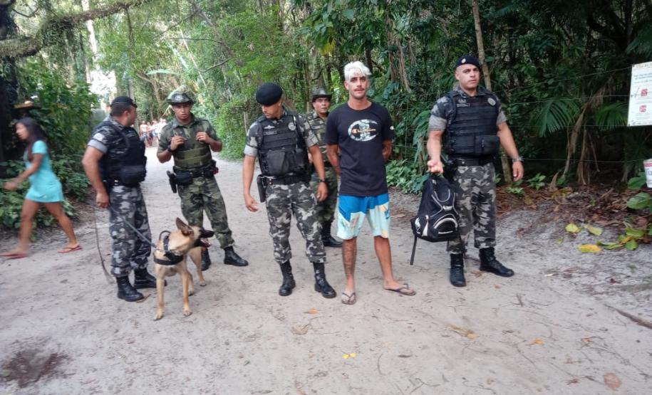 Operação no trapiche para a Ilha do Mel retira drogas de circulação no Litoral