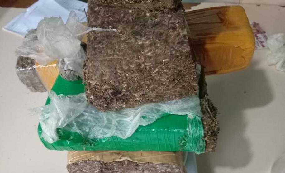 Operação no trapiche para a Ilha do Mel retira drogas de circulação no Litoral