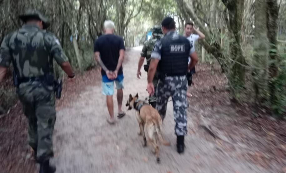 Operação no trapiche para a Ilha do Mel retira drogas de circulação no Litoral