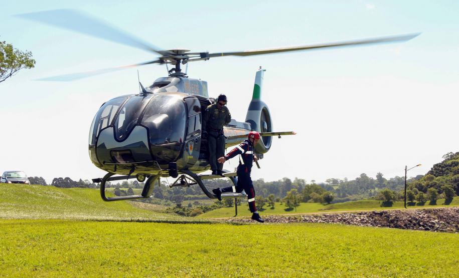 Batalhão aéreo da PM faz exercício com equipes médicas em preparação a Operação Verão 2019/2020