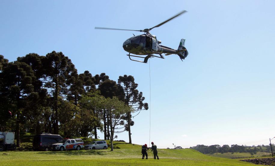 Batalhão aéreo da PM faz exercício com equipes médicas em preparação a Operação Verão 2019/2020