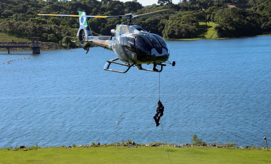 Batalhão aéreo da PM faz exercício com equipes médicas em preparação a Operação Verão 2019/2020