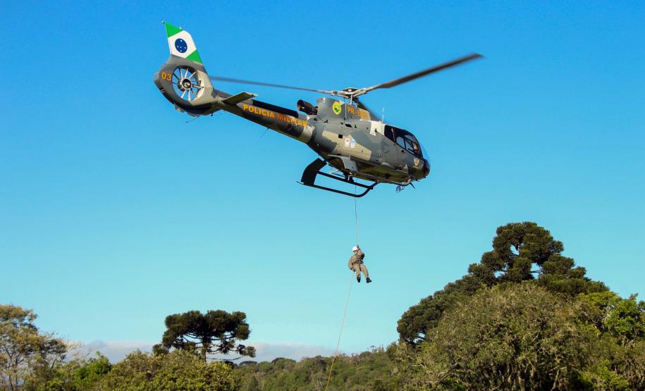 Batalhão aéreo da PM faz exercício com equipes médicas em preparação a Operação Verão 2019/2020
