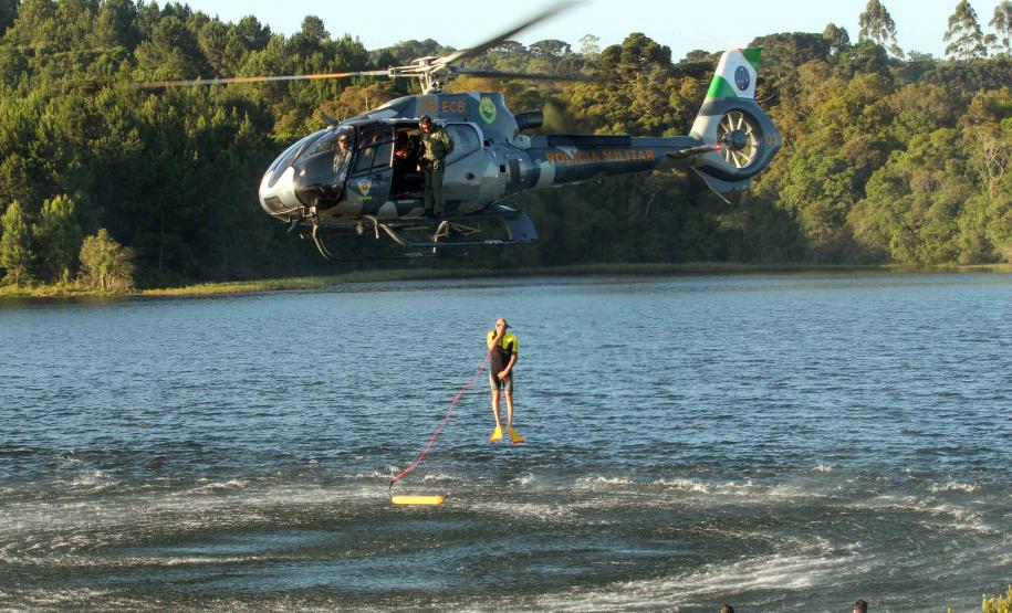 Batalhão aéreo da PM faz exercício com equipes médicas em preparação a Operação Verão 2019/2020