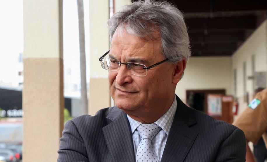 Diretor Administrativo do Condor faz homenagem a soldado que frustrou roubo no estacionamento do Supermercado em Curitiba