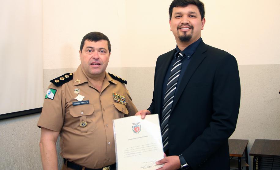 Durante solenidade, oficiais da Diretoria de Pessoal recebem Carta Patente em Curitiba