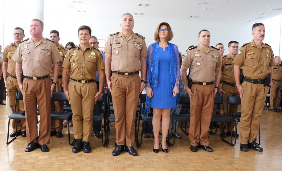Banda da PM homenageia Comandante-Geral com música e comemora promoção de integrantes em solenidade no Palácio do Iguaçu
