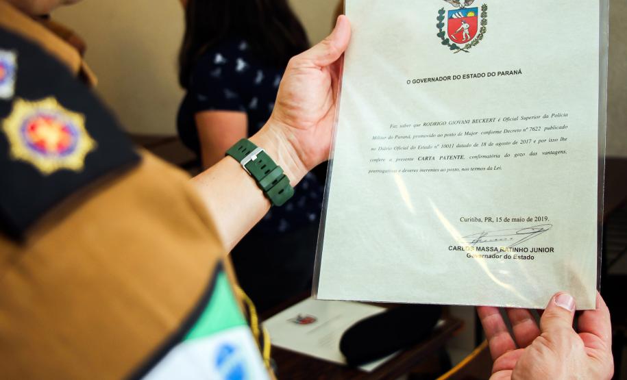 Durante solenidade, oficiais da Diretoria de Pessoal recebem Carta Patente em Curitiba