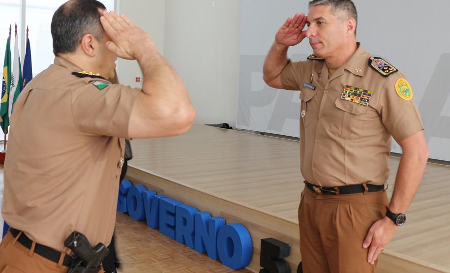Banda da PM homenageia Comandante-Geral com música e comemora promoção de integrantes em solenidade no Palácio do Iguaçu